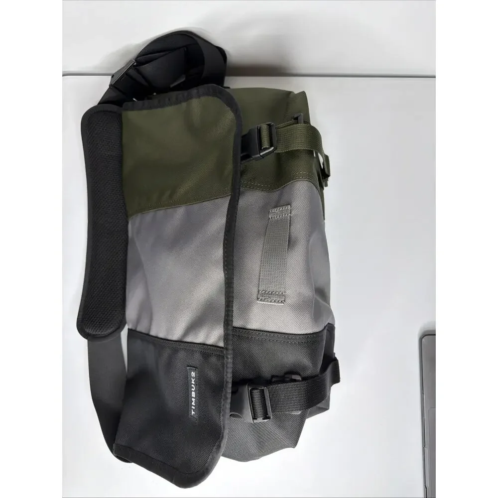NWOT TimBuk2 Medium Classic Messenger Bag in Eco Army Pop